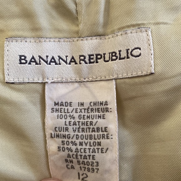 Vintage Banana Republic suede skirt - Picture 2 of 8